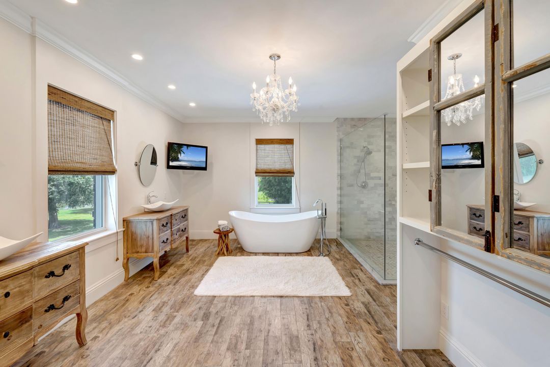 For Sale: $2,095,000 (4 beds, 3 baths, 4290 Square Feet)