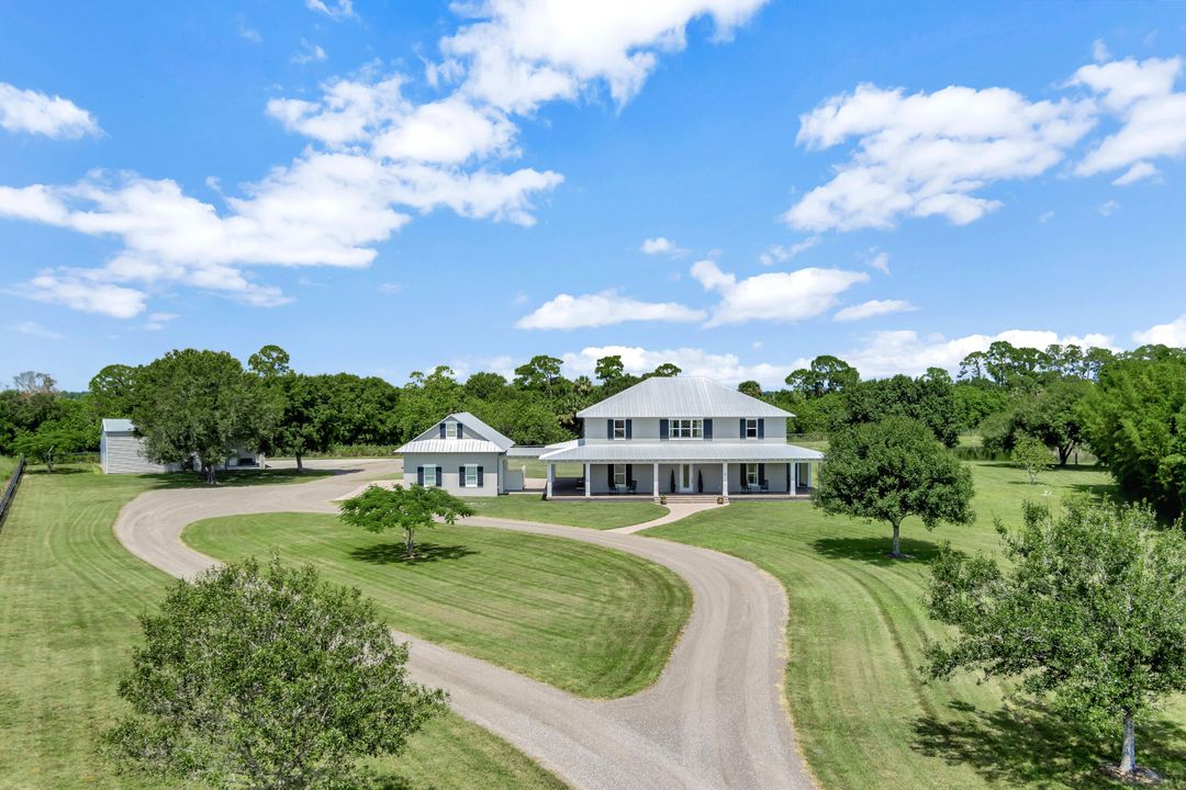 For Sale: $2,095,000 (4 beds, 3 baths, 4290 Square Feet)