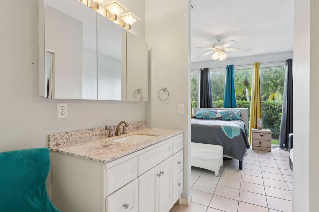 合同活跃: $365,000 (2 贝兹, 2 浴室, 1244 平方英尺)