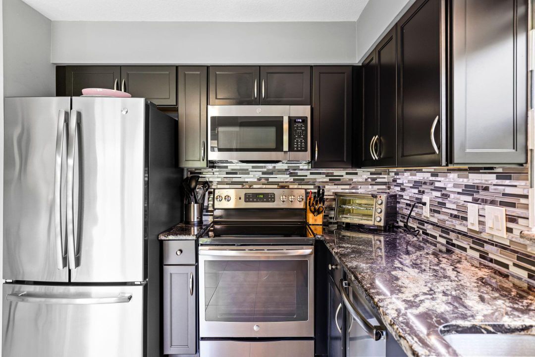 Activo con contrato: $319,900 (2 camas, 2 baños, 1331 Pies cuadrados)