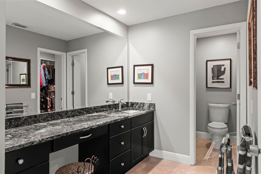 Activo con contrato: $319,900 (2 camas, 2 baños, 1331 Pies cuadrados)