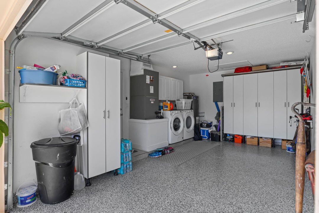 Activo con contrato: $319,900 (2 camas, 2 baños, 1331 Pies cuadrados)