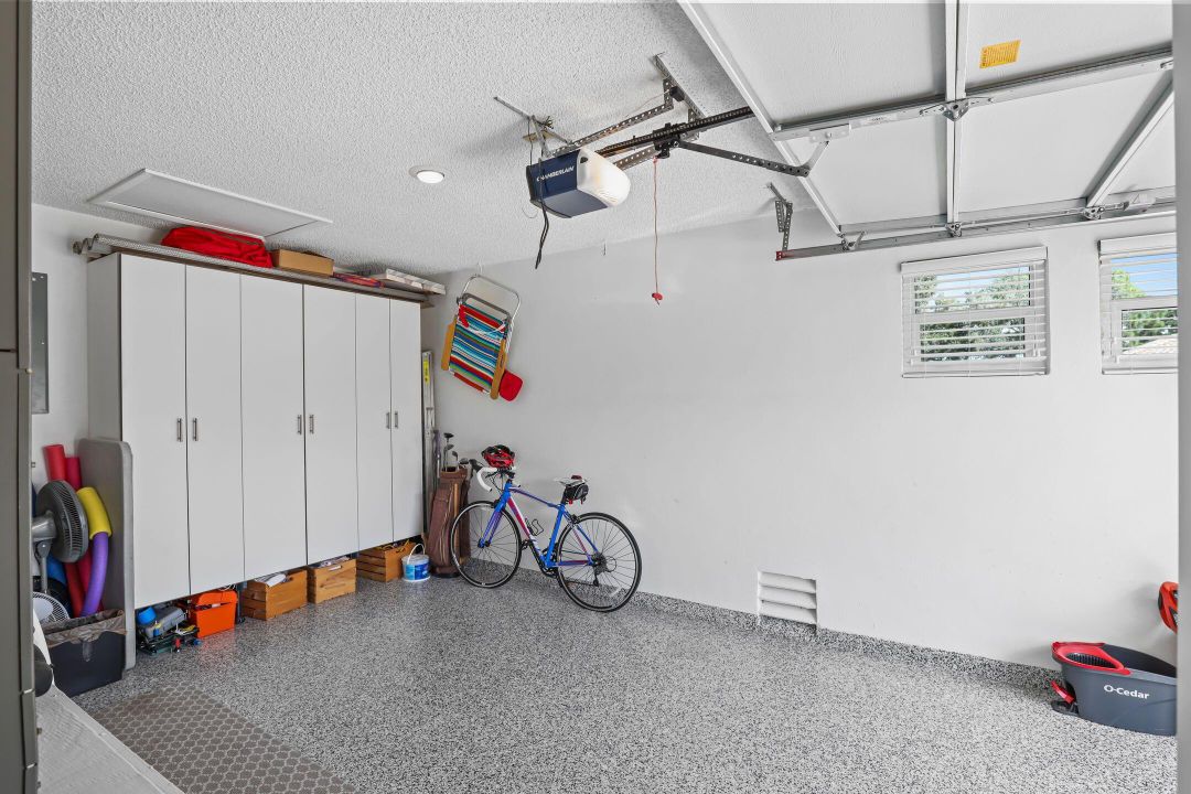 Activo con contrato: $319,900 (2 camas, 2 baños, 1331 Pies cuadrados)