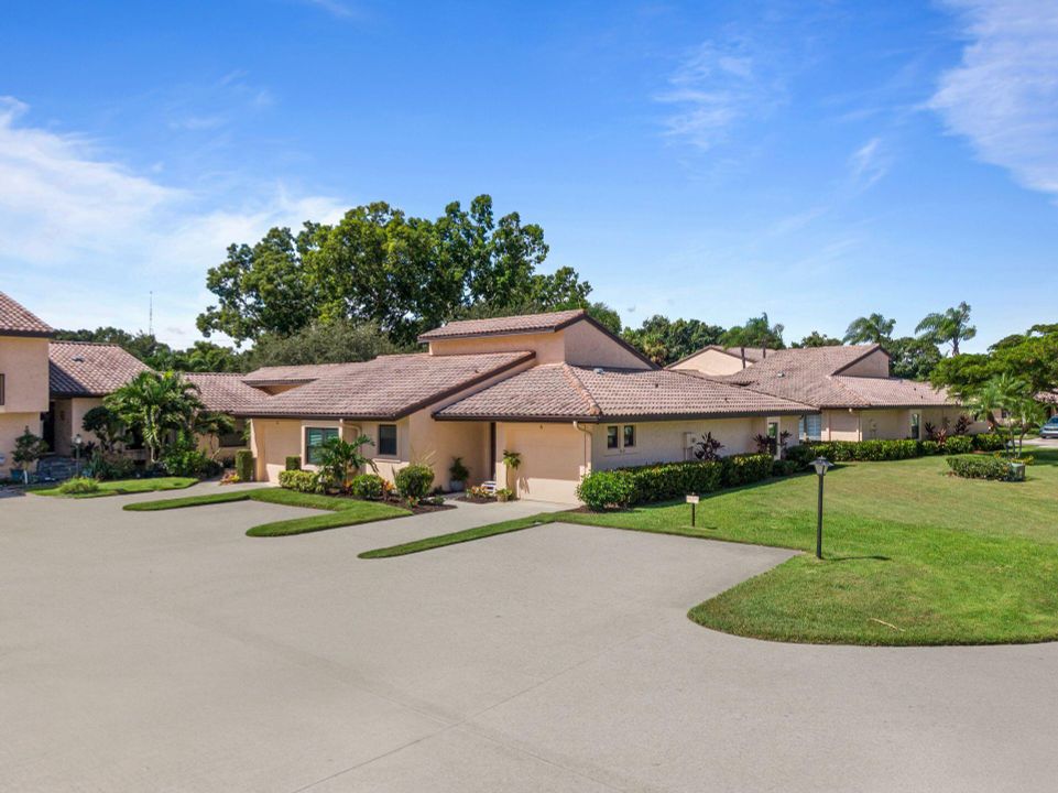 Activo con contrato: $319,900 (2 camas, 2 baños, 1331 Pies cuadrados)