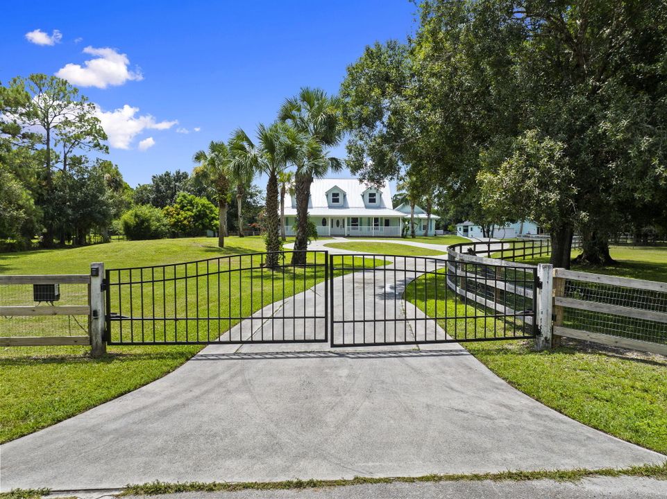 For Sale: $1,490,000 (4 beds, 2 baths, 3000 Square Feet)