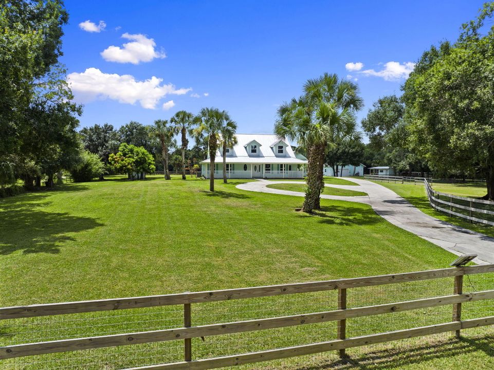 For Sale: $1,490,000 (4 beds, 2 baths, 3000 Square Feet)