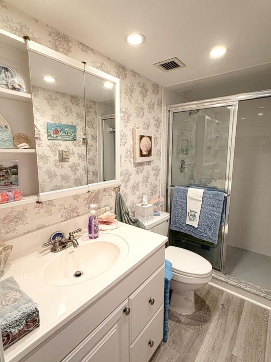 Active With Contract: $289,900 (2 beds, 2 baths, 1363 Square Feet)