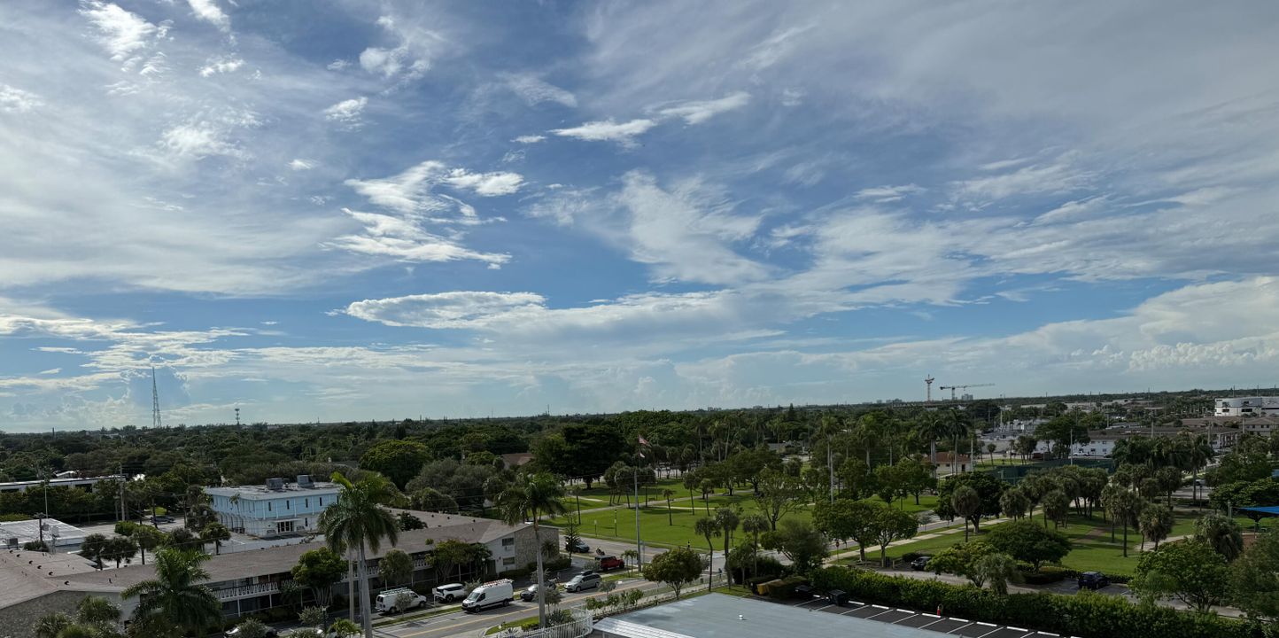 Active With Contract: $289,900 (2 beds, 2 baths, 1363 Square Feet)