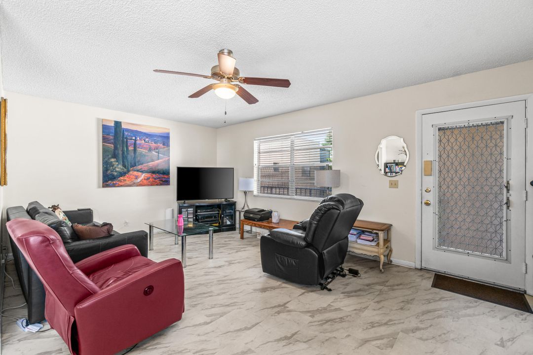 待售: $70,000 (1 贝兹, 1 浴室, 760 平方英尺)