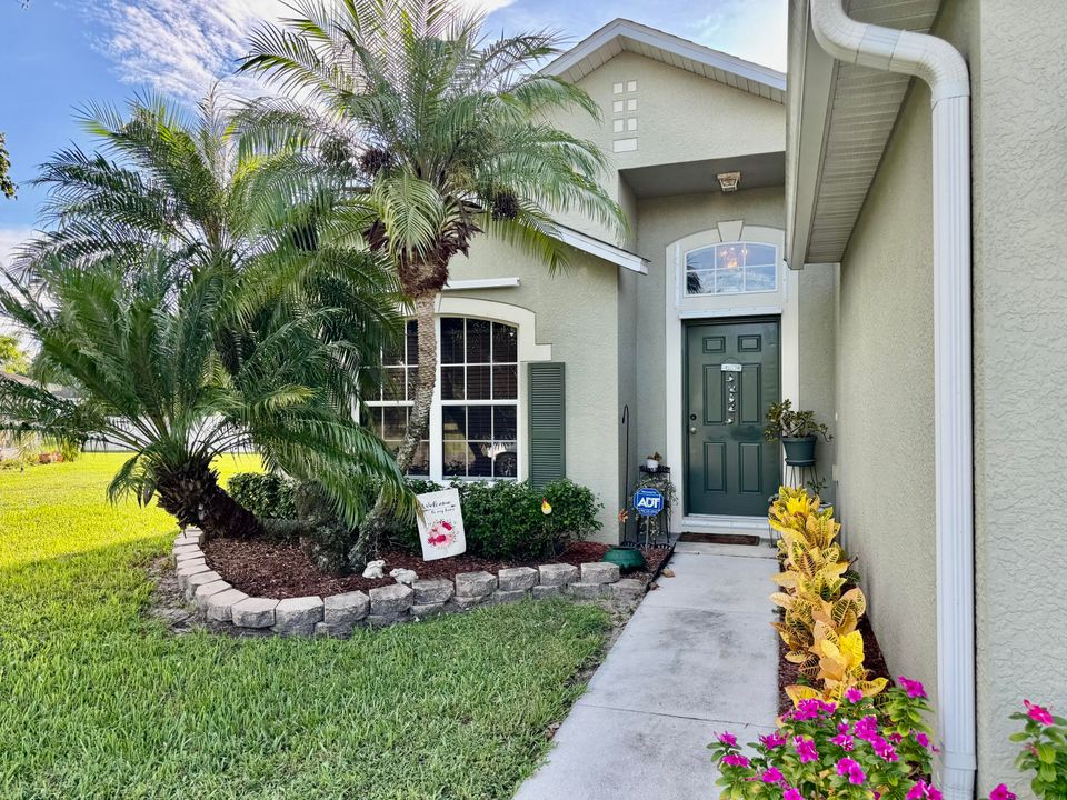 En Venta: $299,000 (3 camas, 2 baños, 1501 Pies cuadrados)