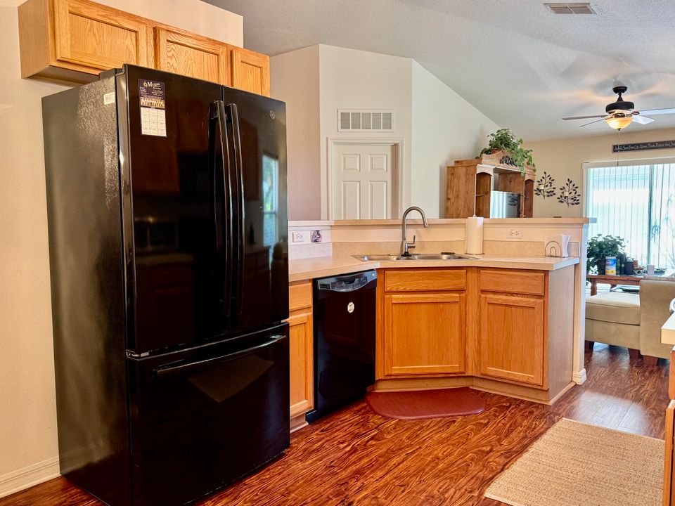 En Venta: $299,000 (3 camas, 2 baños, 1501 Pies cuadrados)