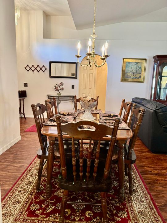 En Venta: $299,000 (3 camas, 2 baños, 1501 Pies cuadrados)