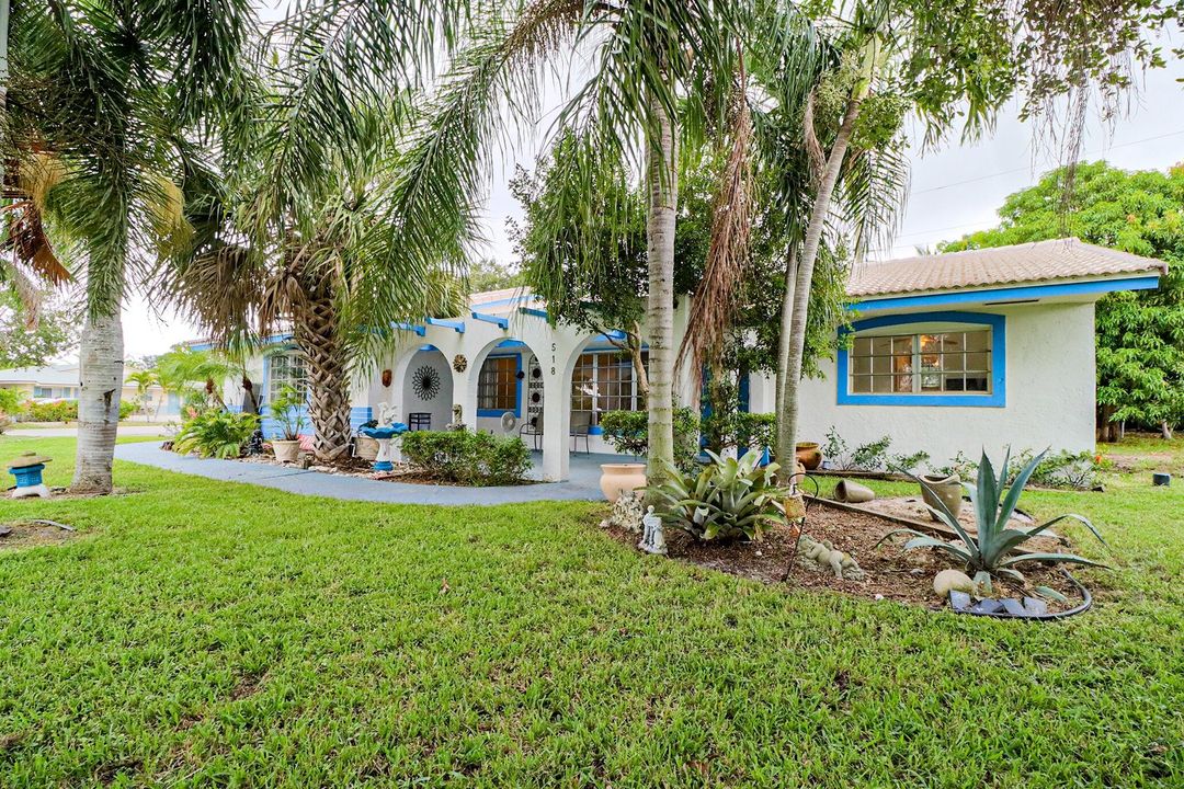 Active With Contract: $599,000 (3 beds, 2 baths, 1515 Square Feet)