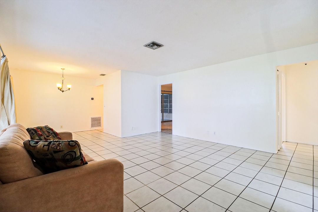 Active With Contract: $599,000 (3 beds, 2 baths, 1515 Square Feet)