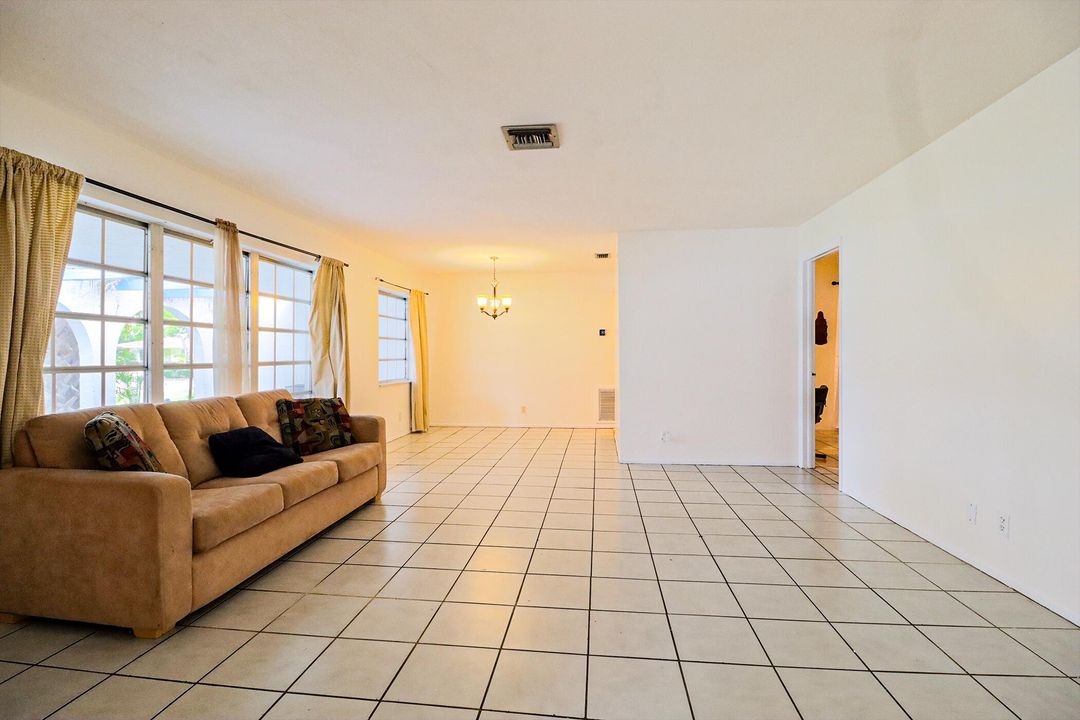 Active With Contract: $599,000 (3 beds, 2 baths, 1515 Square Feet)