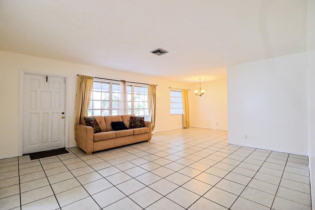 Active With Contract: $599,000 (3 beds, 2 baths, 1515 Square Feet)