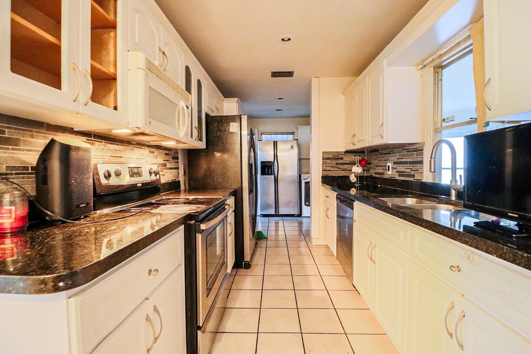 Active With Contract: $599,000 (3 beds, 2 baths, 1515 Square Feet)