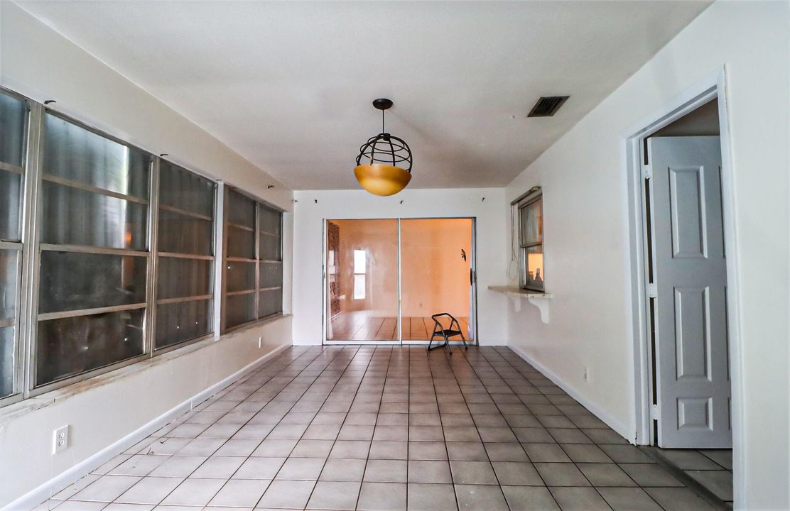 Active With Contract: $599,000 (3 beds, 2 baths, 1515 Square Feet)