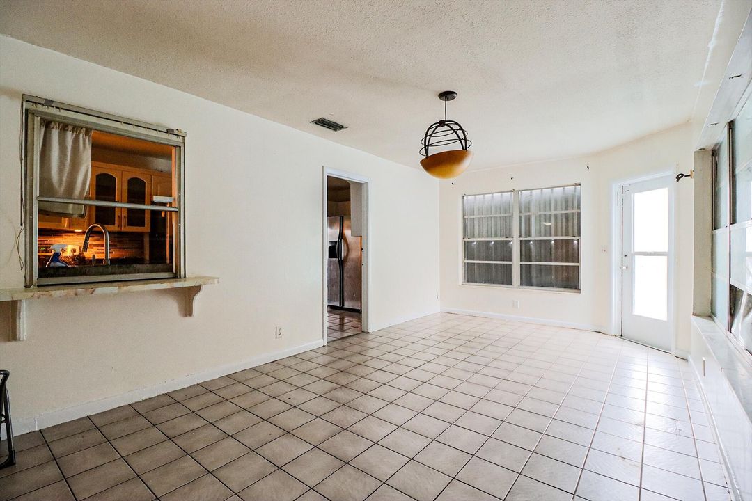 Active With Contract: $599,000 (3 beds, 2 baths, 1515 Square Feet)