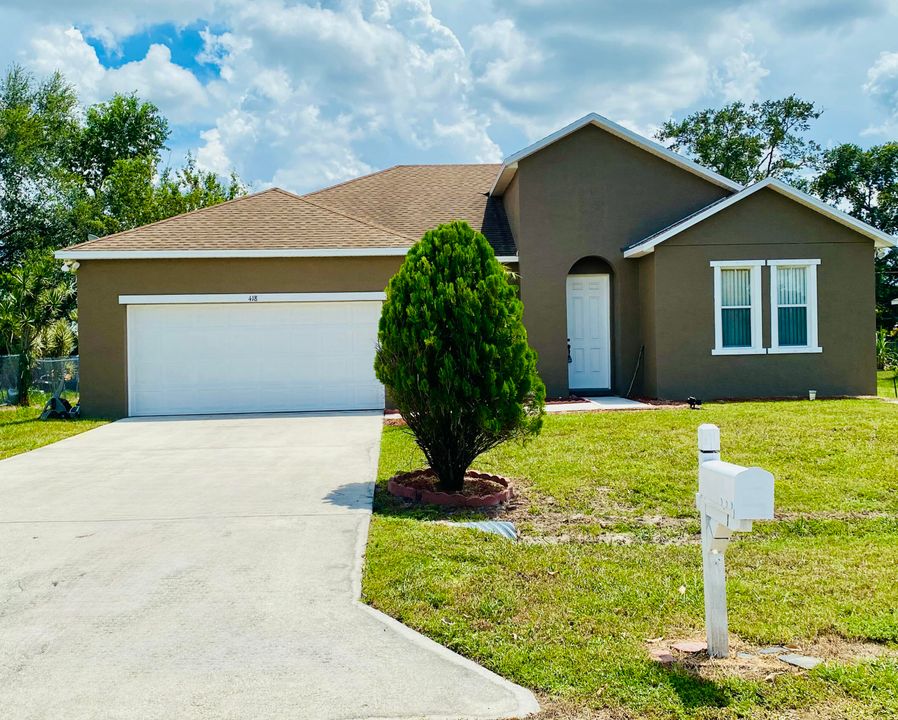 Recently Rented: $2,100 (3 beds, 2 baths, 1895 Square Feet)