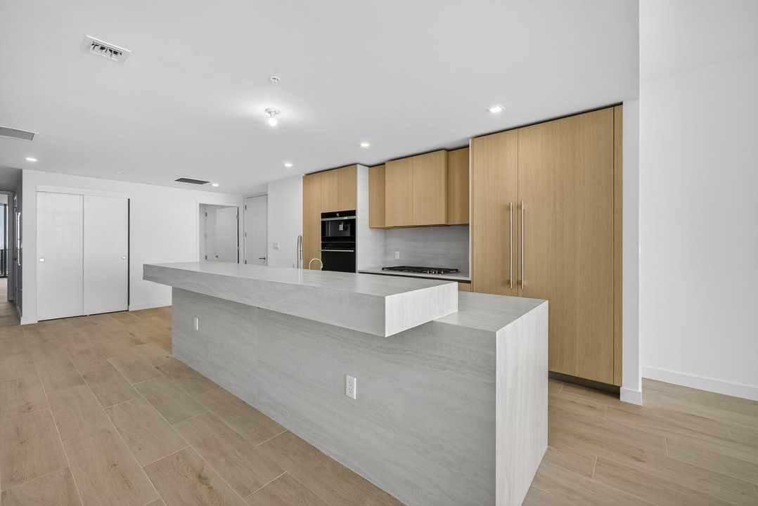 待售: $3,249,000 (3 贝兹, 3 浴室, 2725 平方英尺)