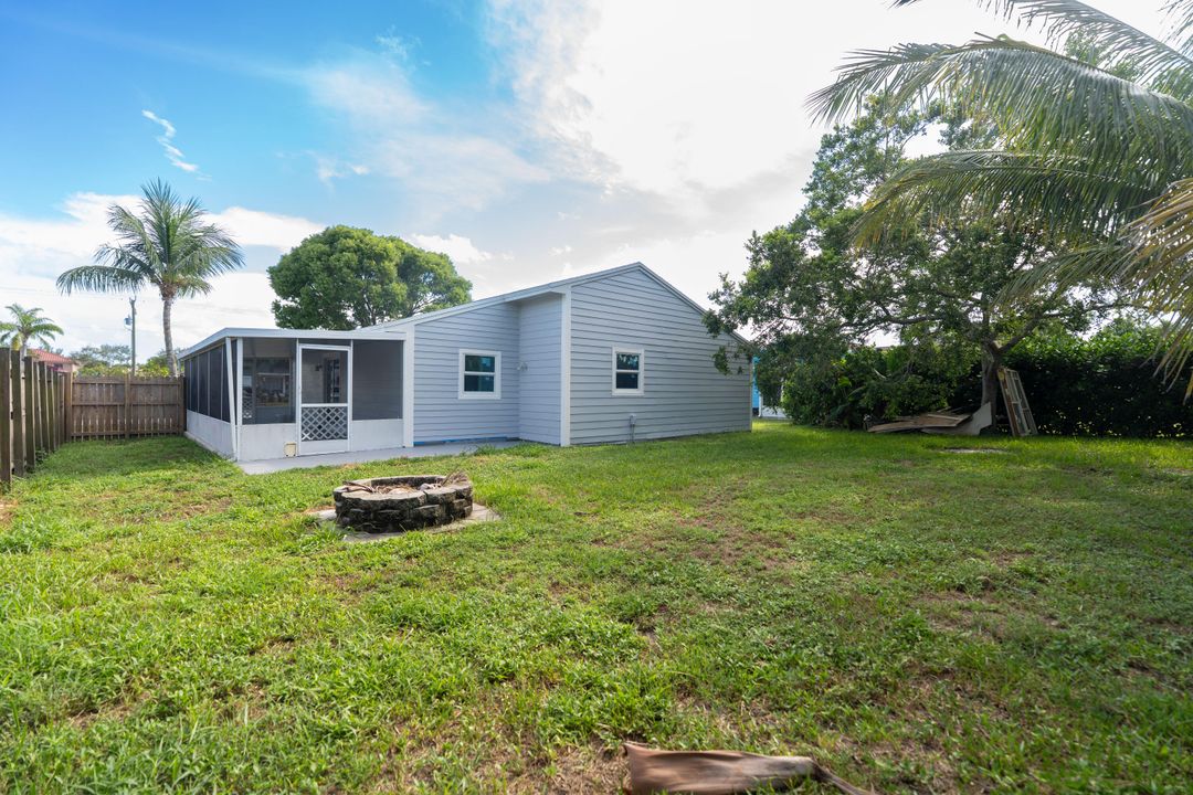 Active With Contract: $475,000 (3 beds, 2 baths, 1373 Square Feet)