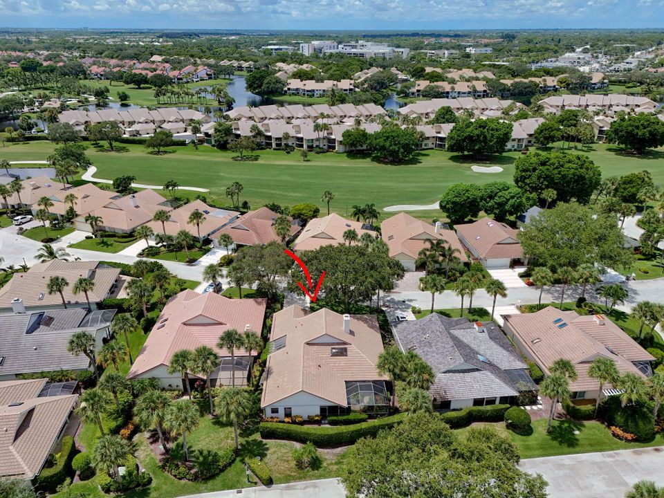 合同活跃: $1,050,000 (3 贝兹, 2 浴室, 1930 平方英尺)