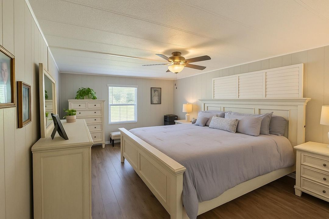 Под контрактом: $299,900 (2 спален, 2 ванн, 1440 Квадратных фут)