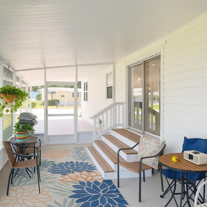 Под контрактом: $299,900 (2 спален, 2 ванн, 1440 Квадратных фут)