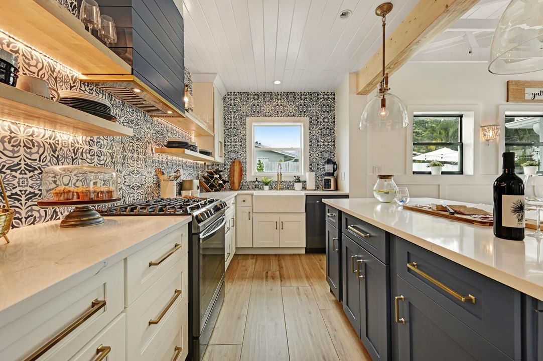 For Sale: $1,599,900 (3 beds, 3 baths, 1988 Square Feet)