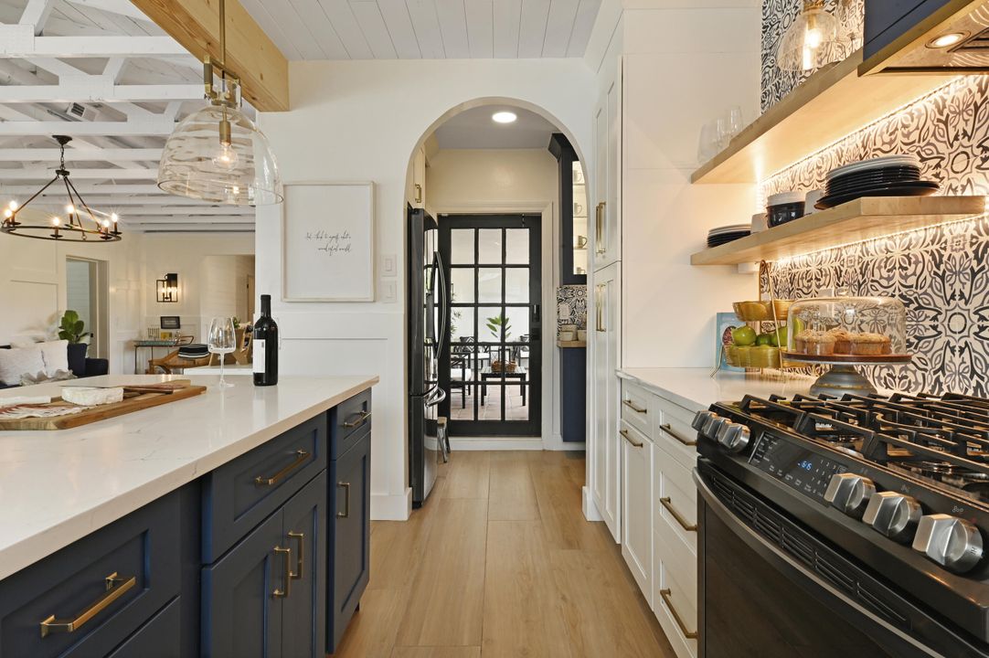 For Sale: $1,599,900 (3 beds, 3 baths, 1988 Square Feet)