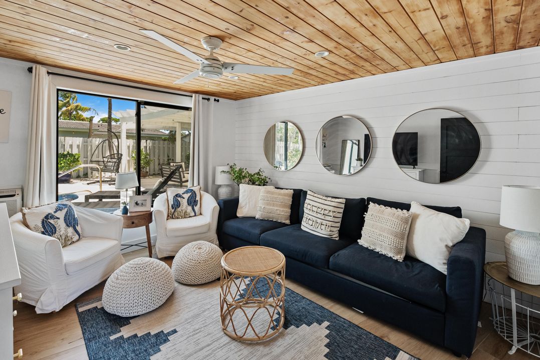 For Sale: $1,599,900 (3 beds, 3 baths, 1988 Square Feet)