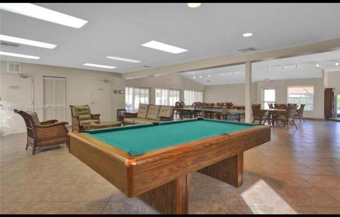 Под контрактом: $7,000 (3 спален, 2 ванн, 1638 Квадратных фут)