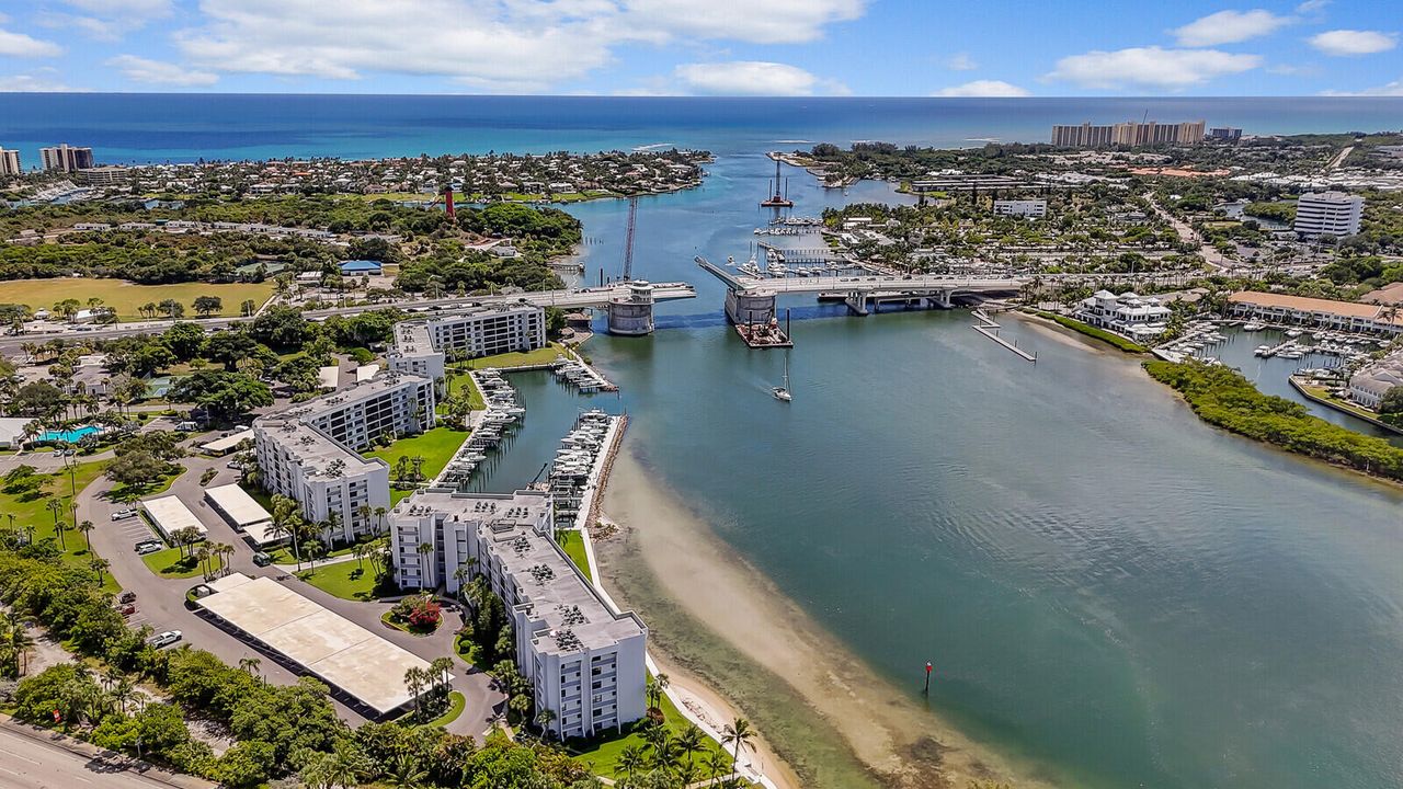 Activo con contrato: $865,000 (2 camas, 2 baños, 1300 Pies cuadrados)