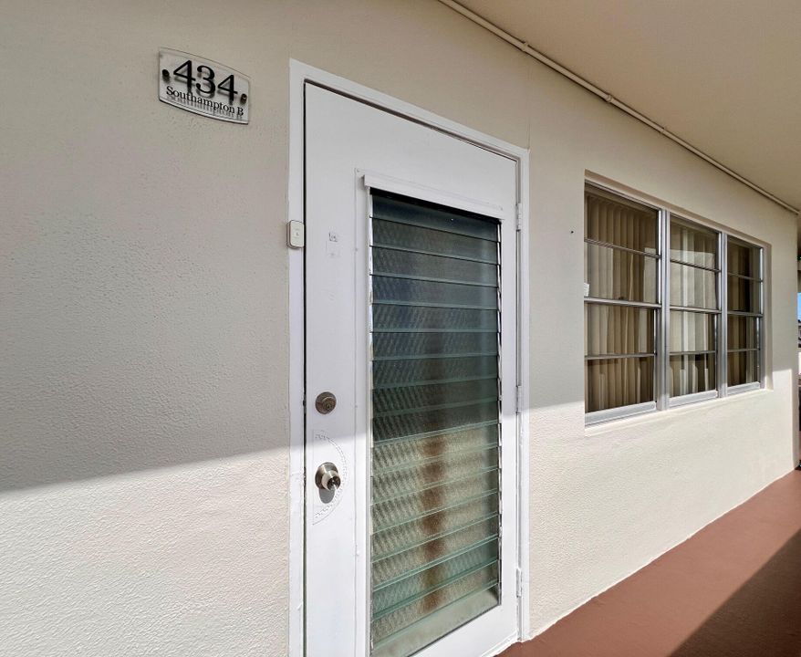 待售: $64,500 (1 贝兹, 1 浴室, 702 平方英尺)