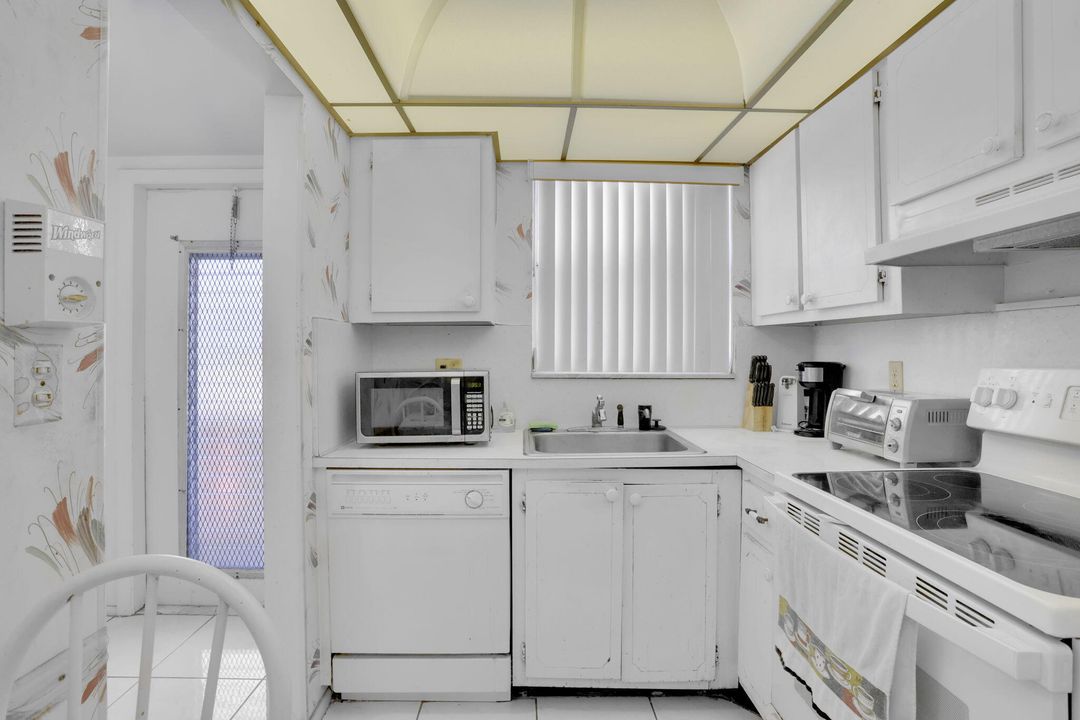 For Sale: $89,500 (2 beds, 2 baths, 850 Square Feet)