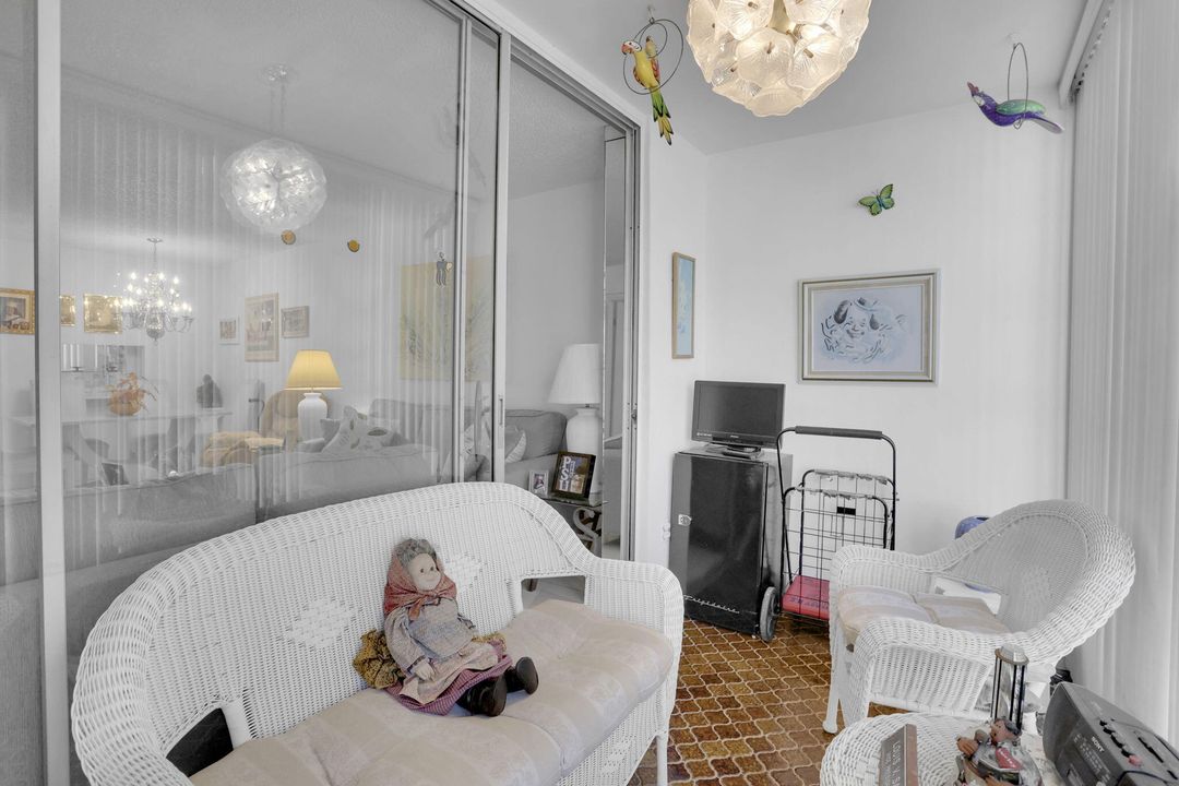 For Sale: $89,500 (2 beds, 2 baths, 850 Square Feet)