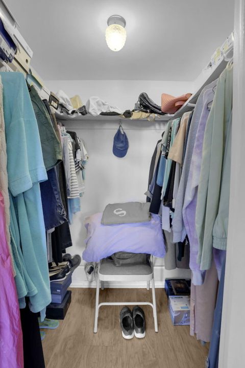 For Sale: $89,500 (2 beds, 2 baths, 850 Square Feet)