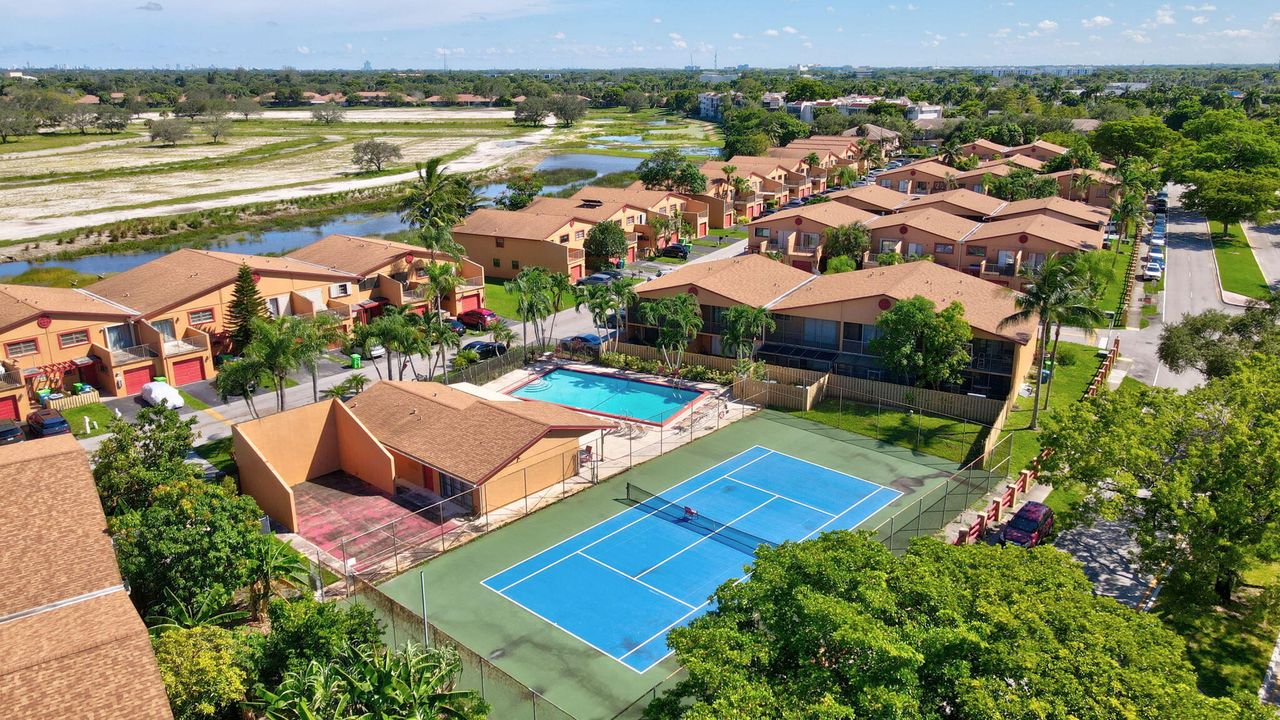 For Sale: $89,500 (2 beds, 2 baths, 850 Square Feet)