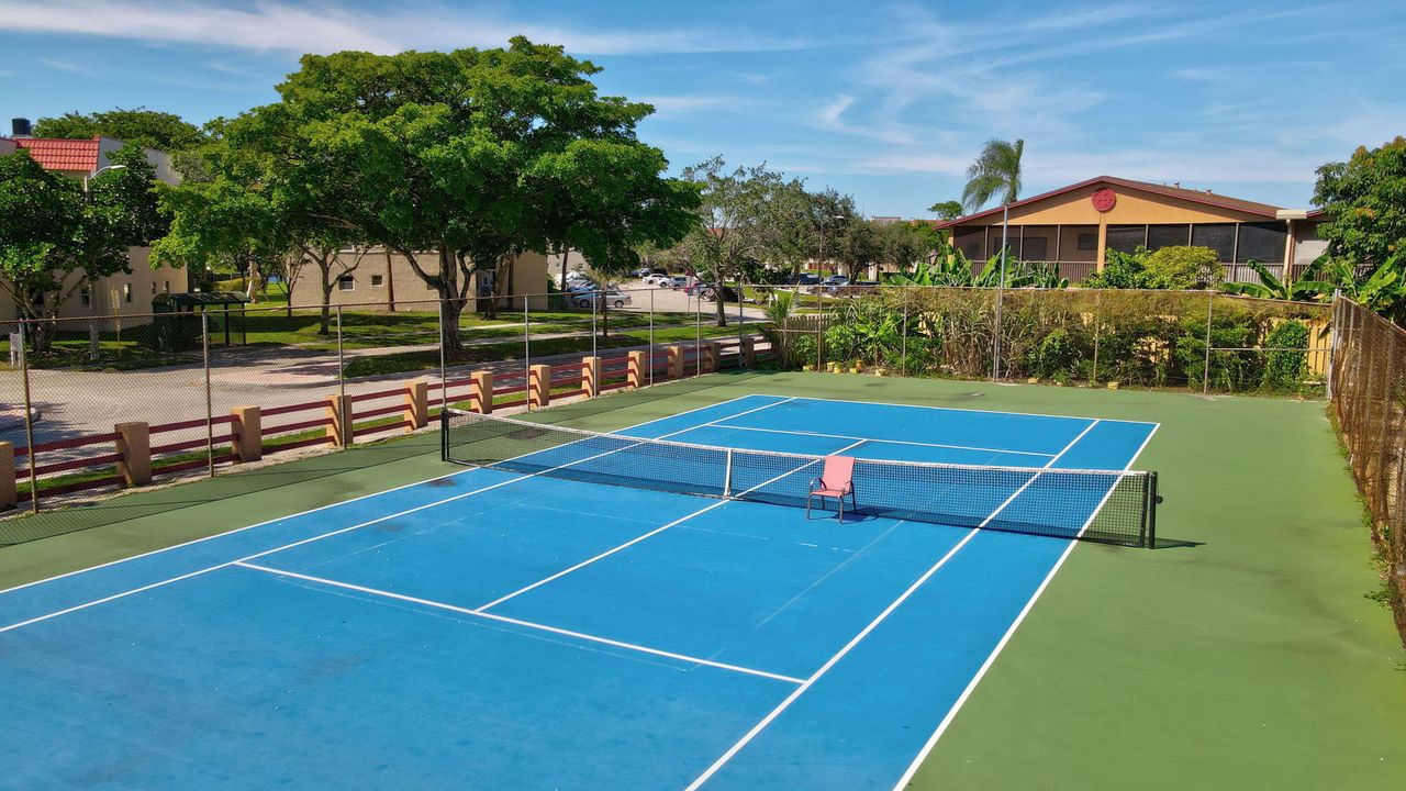 For Sale: $89,500 (2 beds, 2 baths, 850 Square Feet)