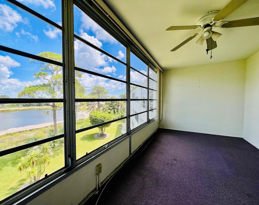 待售: $64,500 (1 贝兹, 1 浴室, 702 平方英尺)