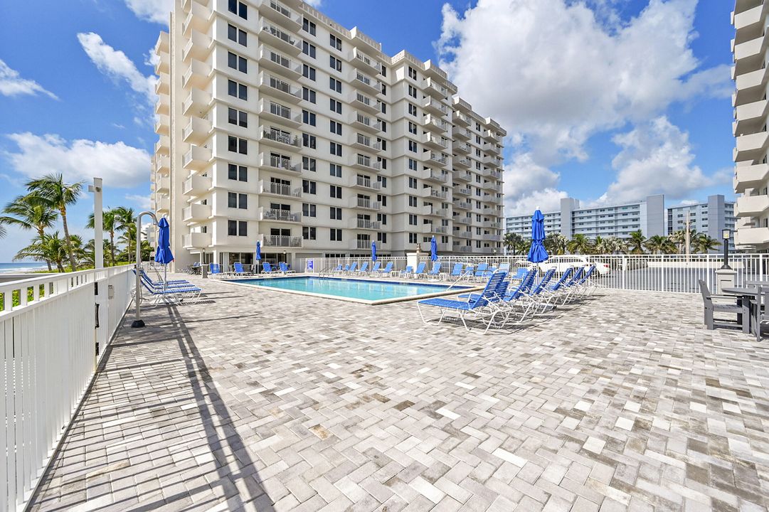 Active With Contract: $565,000 (2 beds, 2 baths, 1050 Square Feet)