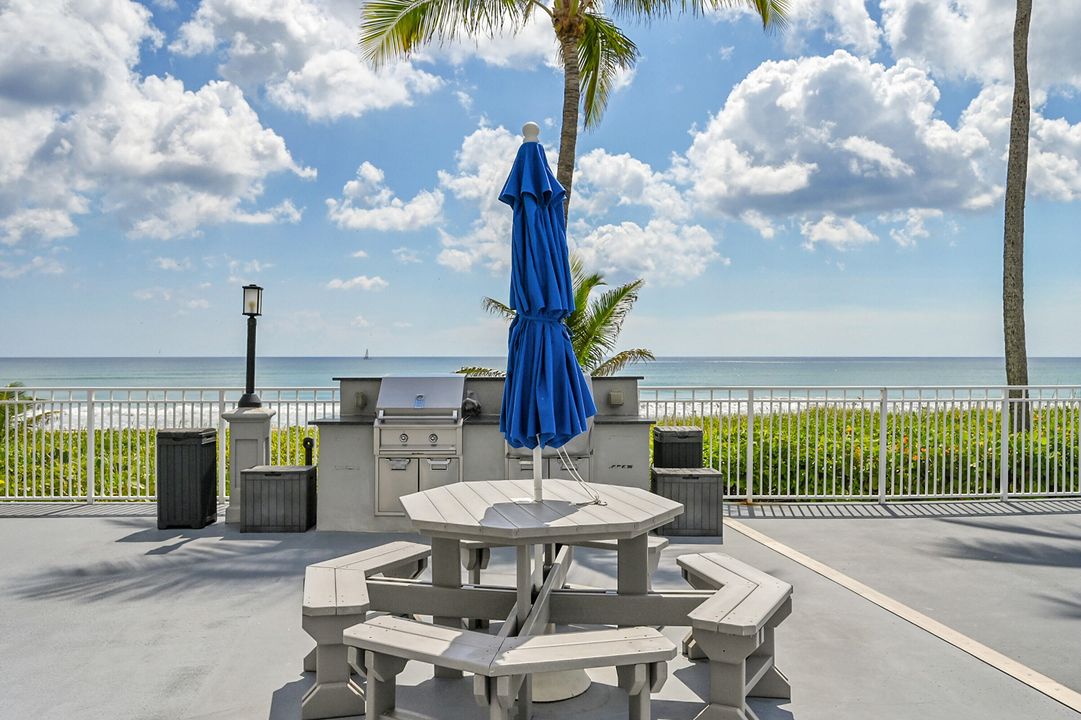 Active With Contract: $565,000 (2 beds, 2 baths, 1050 Square Feet)