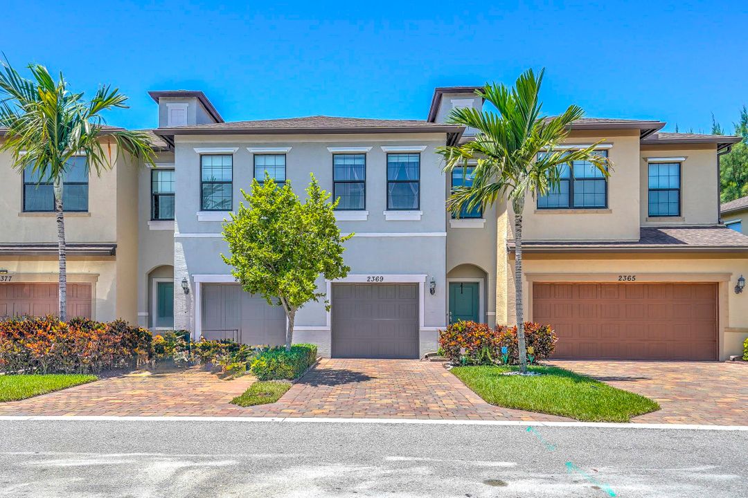 Недавно продано: $430,000 (3 спален, 2 ванн, 1612 Квадратных фут)