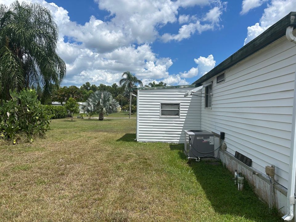 For Sale: $155,000 (2 beds, 2 baths, 1100 Square Feet)