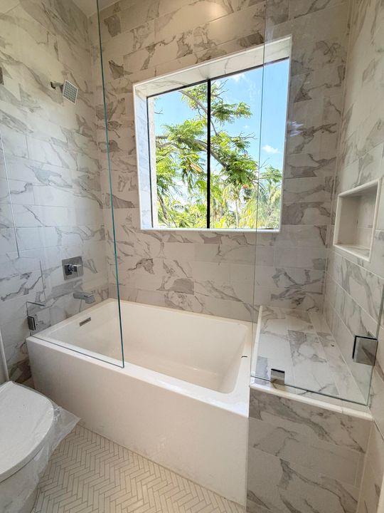 Под контрактом: $1,699,000 (4 спален, 3 ванн, 2316 Квадратных фут)