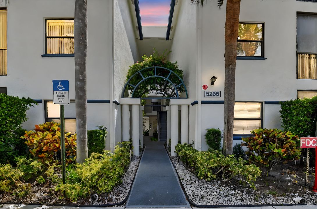 Под контрактом: $175,000 (3 спален, 2 ванн, 1374 Квадратных фут)