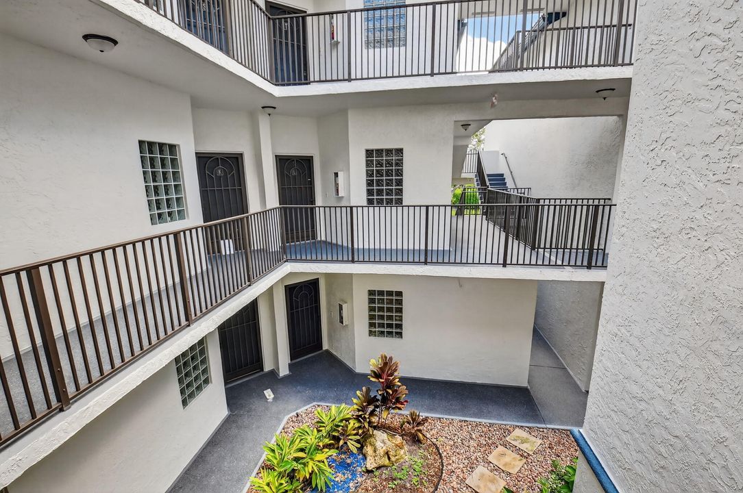 Под контрактом: $175,000 (3 спален, 2 ванн, 1374 Квадратных фут)