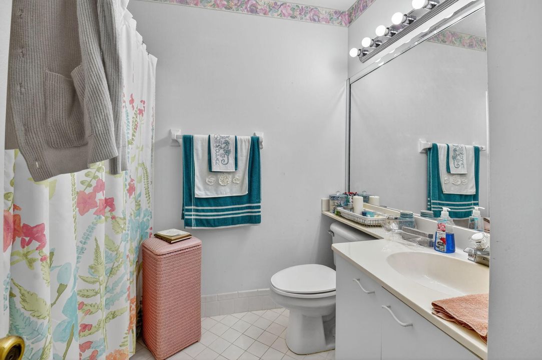 Под контрактом: $175,000 (3 спален, 2 ванн, 1374 Квадратных фут)