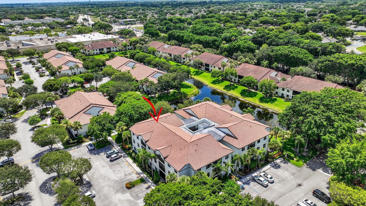 Под контрактом: $175,000 (3 спален, 2 ванн, 1374 Квадратных фут)